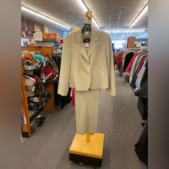 Apt. 9 SZ 12 Beige Pantsuit - Picture 1 of 6